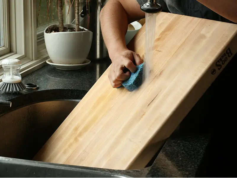 washing cutting board