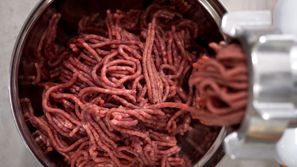 What to Mix With Deer Meat When Grinding